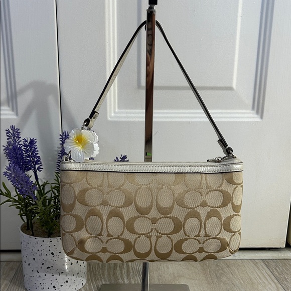 Coach Vintage Tan and Cream Mini Bag - Picture 4 of 8